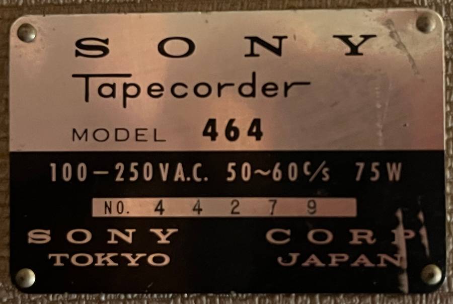 Vintage SONY TAPECORDER with headset. NOT TESTED. Weigh 11.5 kg.