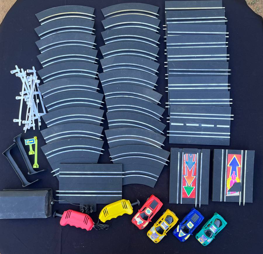 Slot cars and tracks