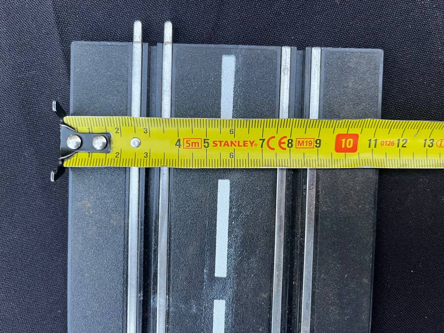 Slot cars and tracks