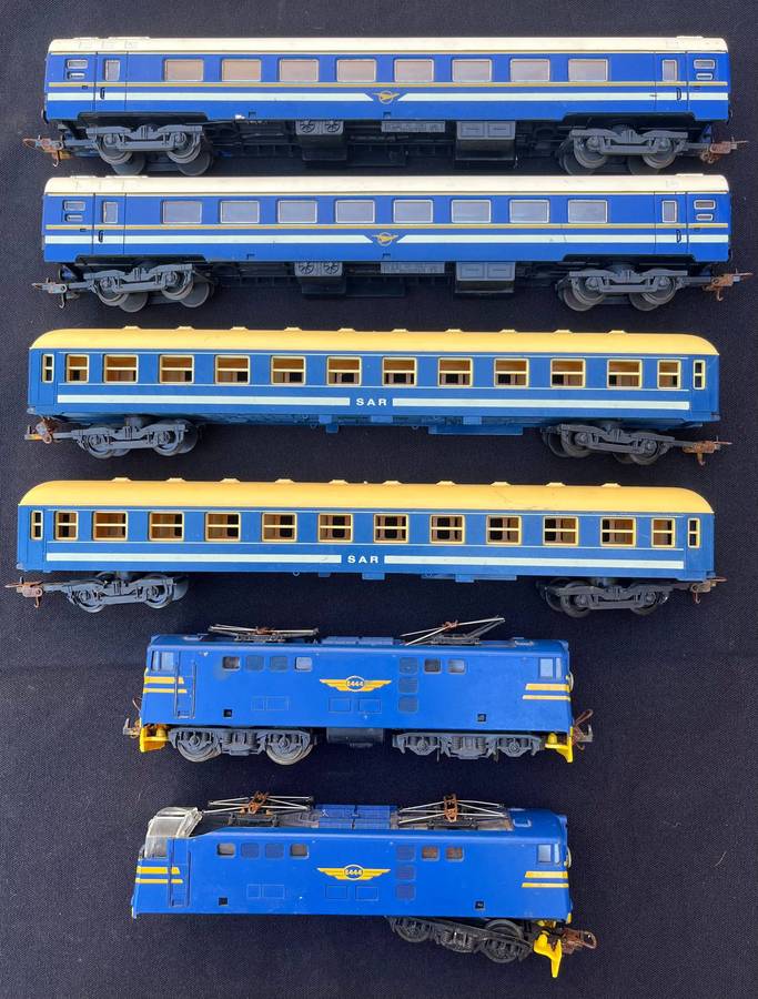 LIMA Rolling stock. Locos not working.