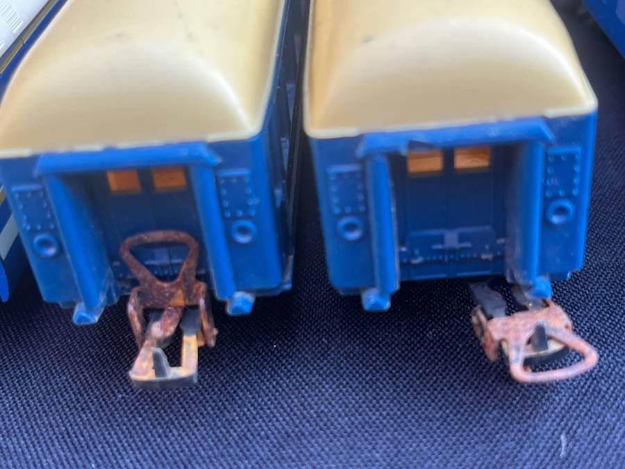 LIMA Rolling stock. Locos not working.