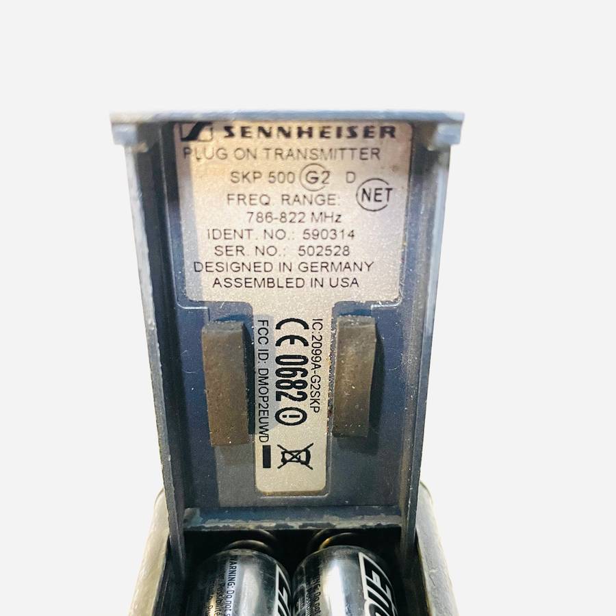 Sennhiser Wireless Professional Microphone equipment and wired Microphone.