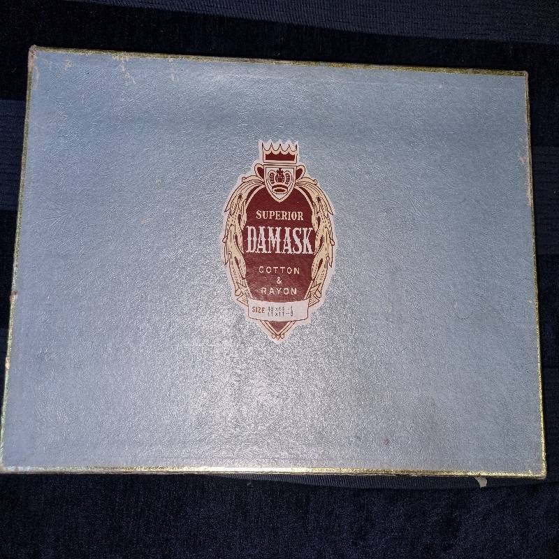 6 x Vintage Damask Superior Quality napkins