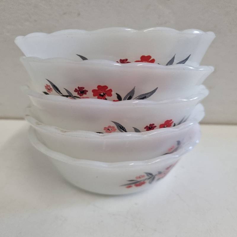 5 x Vintage Fire King Ramekin Dishes