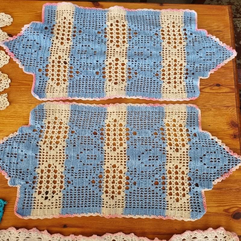8 x Vintage Doilies