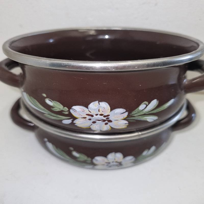 2 x Vintage Brown Enamel Pots - Great condition - Diameter 11.5cm