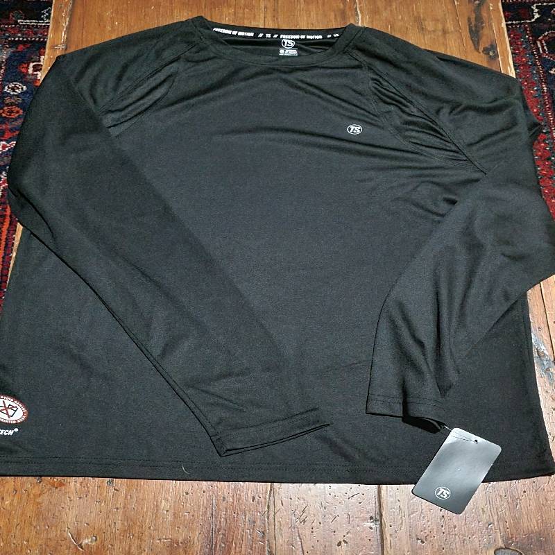 Mens Black longsleeve top - Size L - Totalsports - New with tag