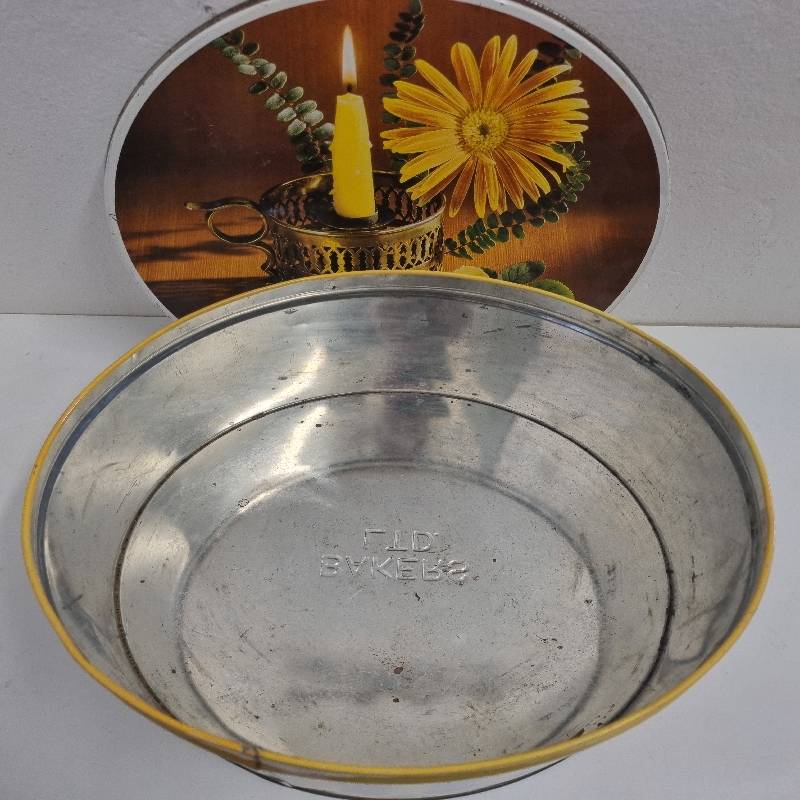 Large Vintage Biscuit Tin - Bakers LTD - Good Condition