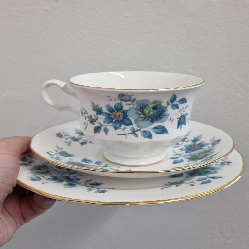 Beautiful Queen Anne Trio with floral detail and gold trim