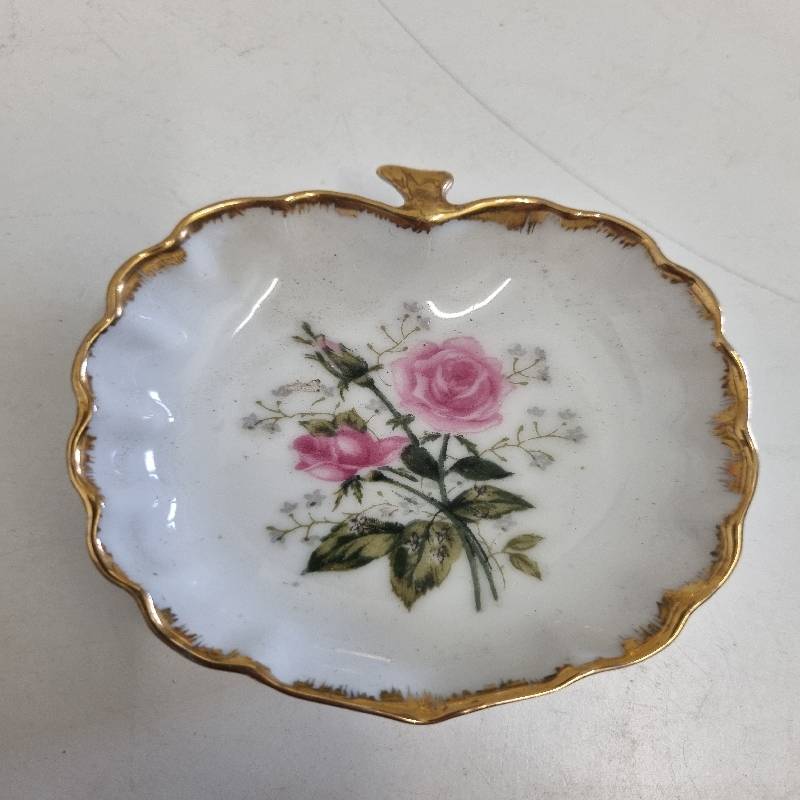 Small Hand Made Balboa dish - Size 8cm x 7cm