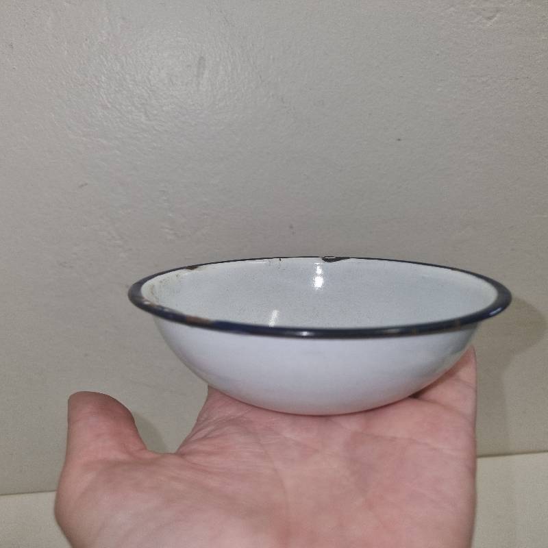 Small vintage enamel bowl