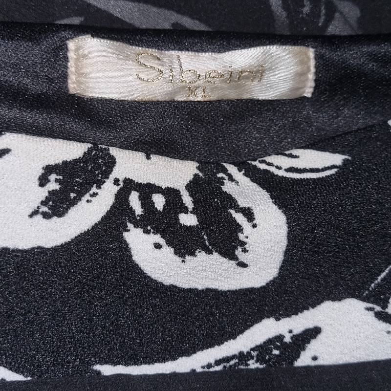 Beautiful Black and White dress with built-in cape - Size L