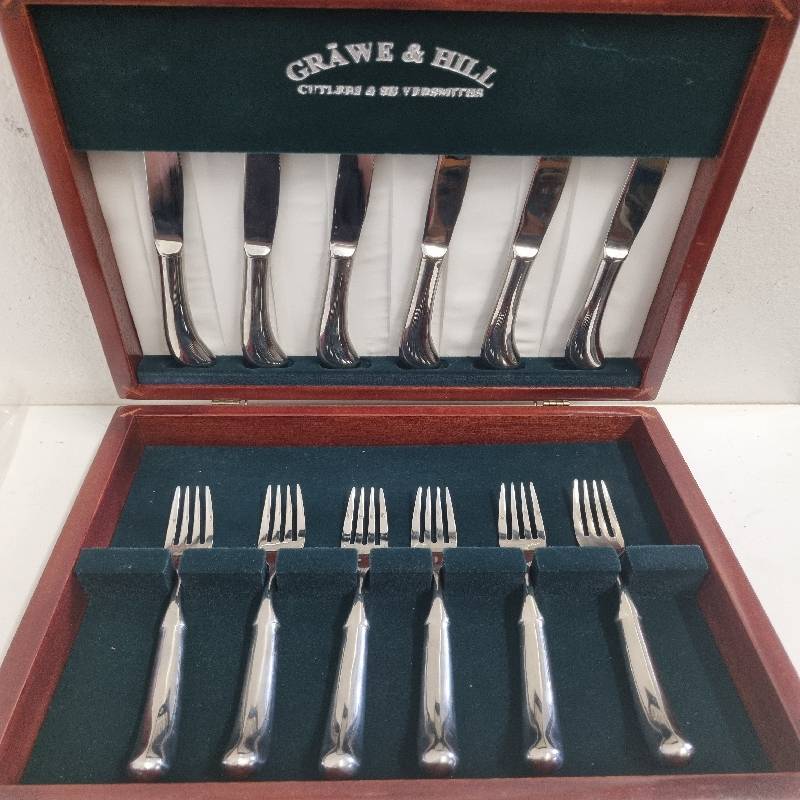 12 Piece Grawe & Hill Cutlery set in wooden box