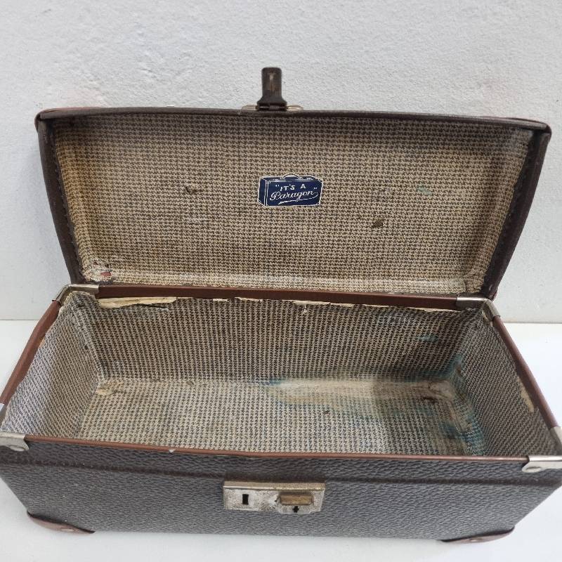 Brown Vintage paragon carry case