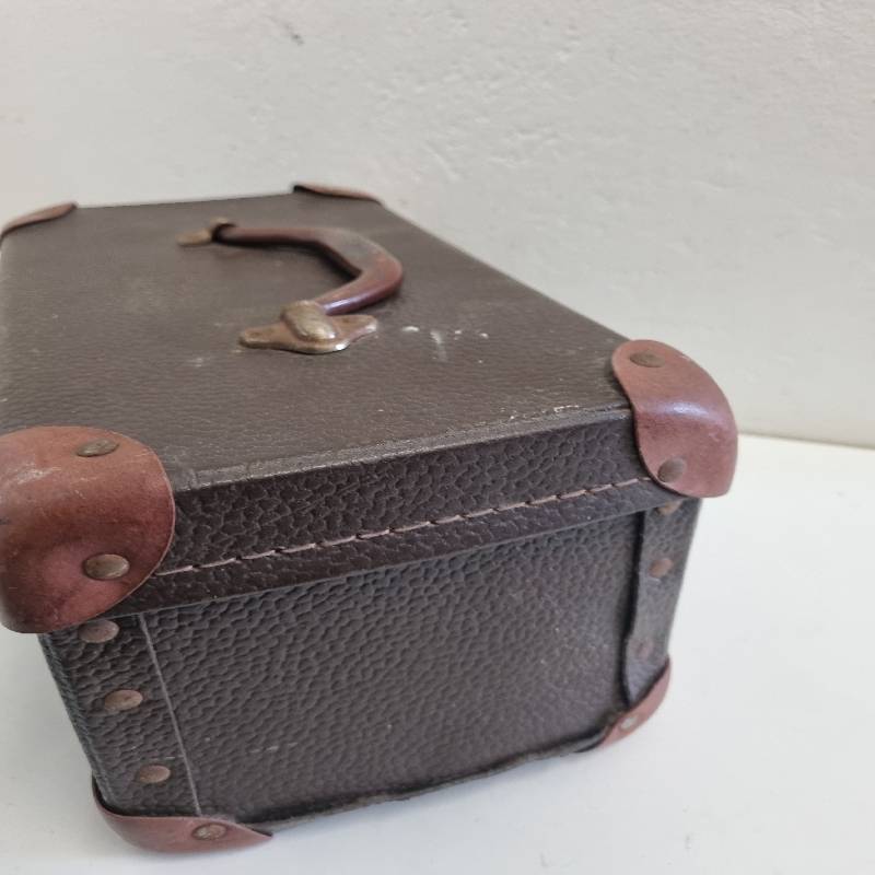 Brown Vintage paragon carry case