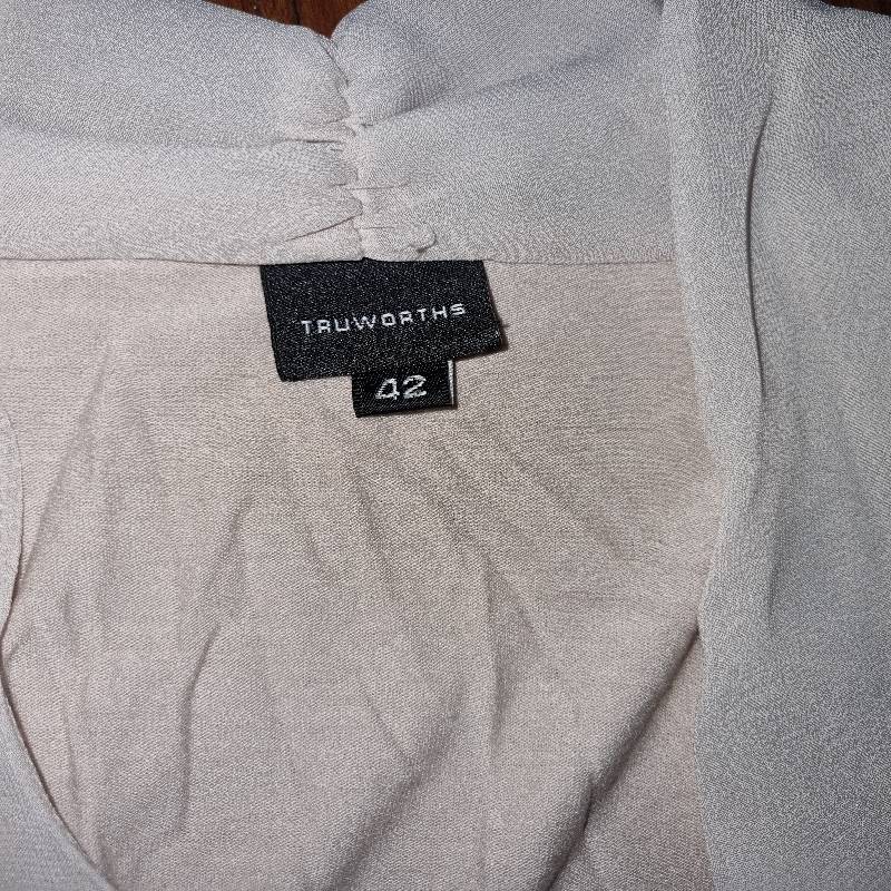 Truworths layered top - Size 42