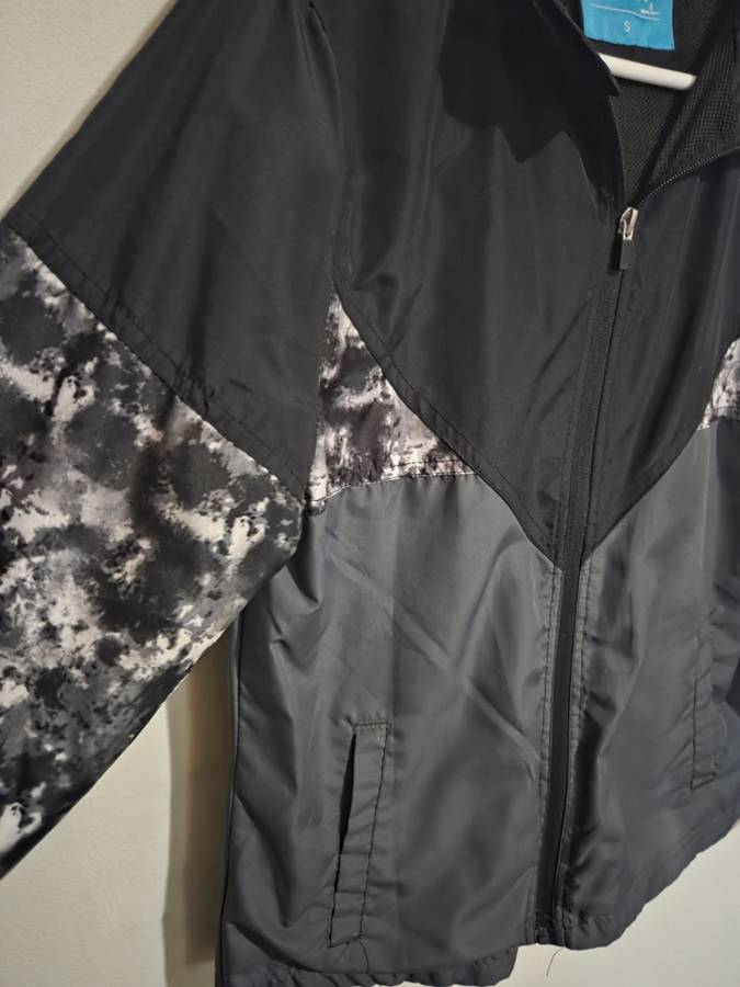 Livefit Jacket - Size S