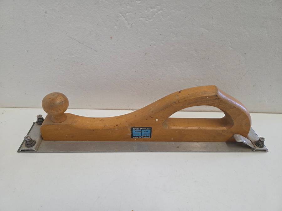 Vintage Sykes-Pikavant Auto Body Abrasive Paper holder