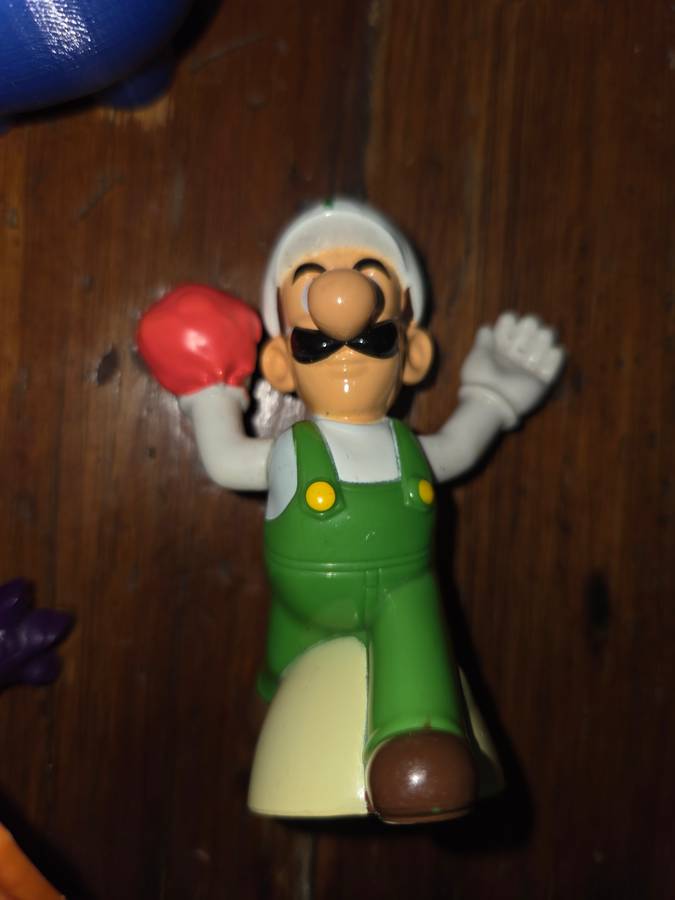 7 x Collectible Toys / Figurines incl. Troll, Mario Brothers, Piggy Bank, etc.