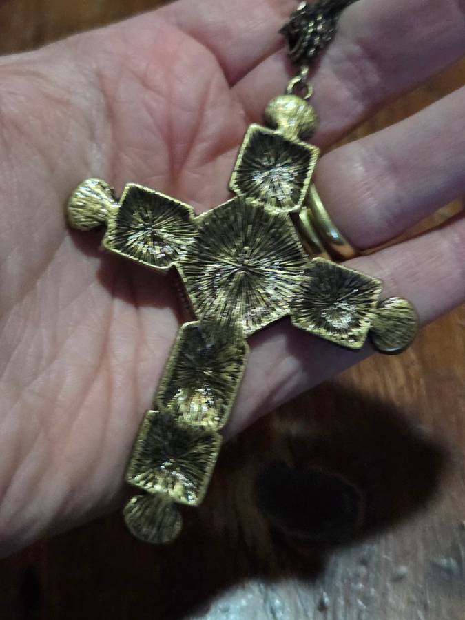 Necklace with Beautiful Cross Pendant