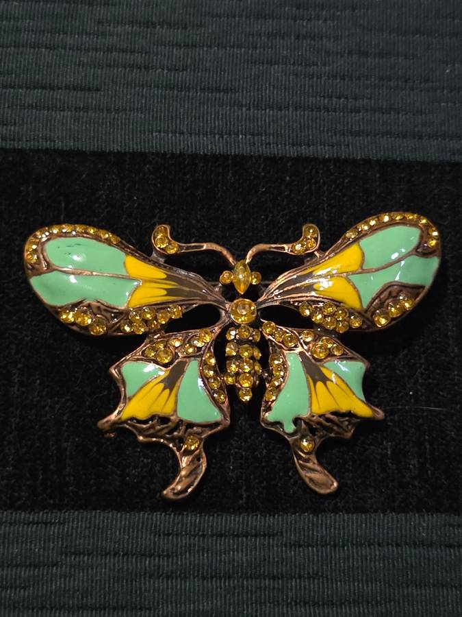 Beautiful Vintage Butterfly Brooch with enameled detail