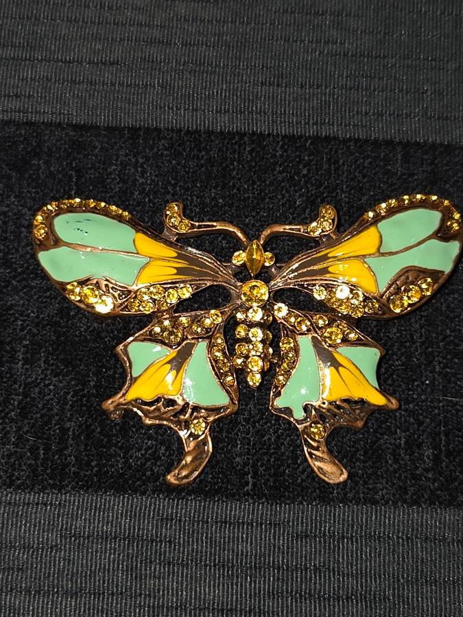 Beautiful Vintage Butterfly Brooch with enameled detail