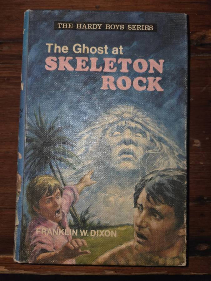 The Hardy Boys Series - The Ghost at Skeleton Rock