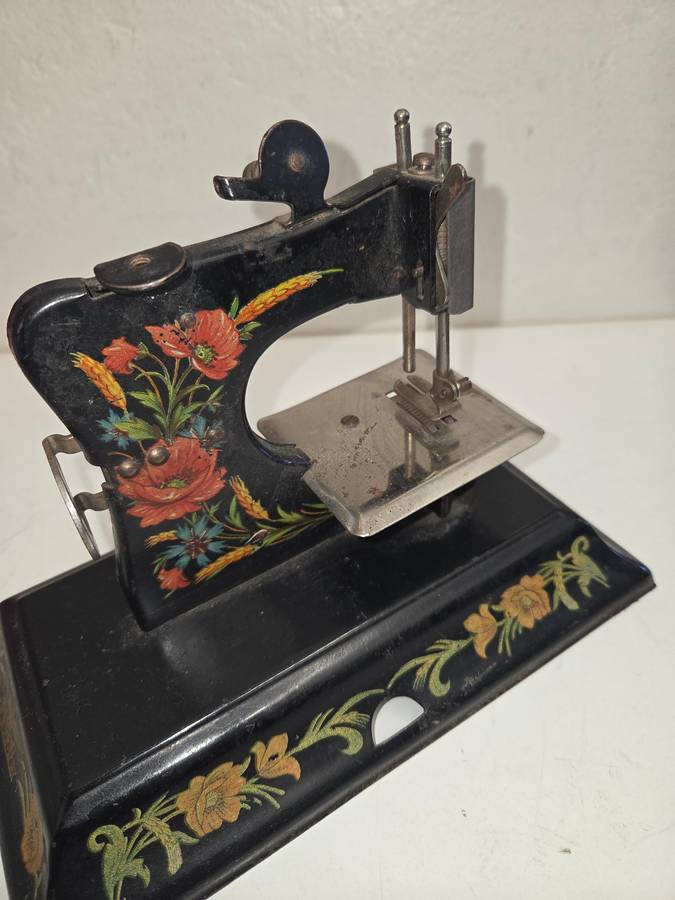 Antique Metal Casige Toy Sewing Machine - Made in Germany - Sold for parts or restoration