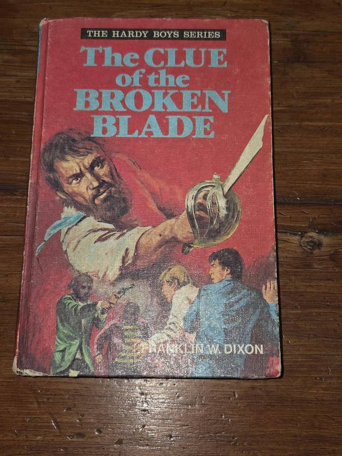 The Hardy Boys - The Clue of the Broken Blade - Franklin W. Dixon