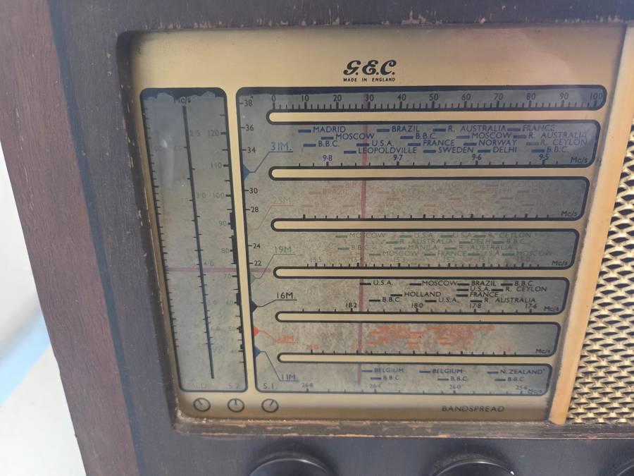 Vintage G.E.C. Radio - Made in England - See pictures