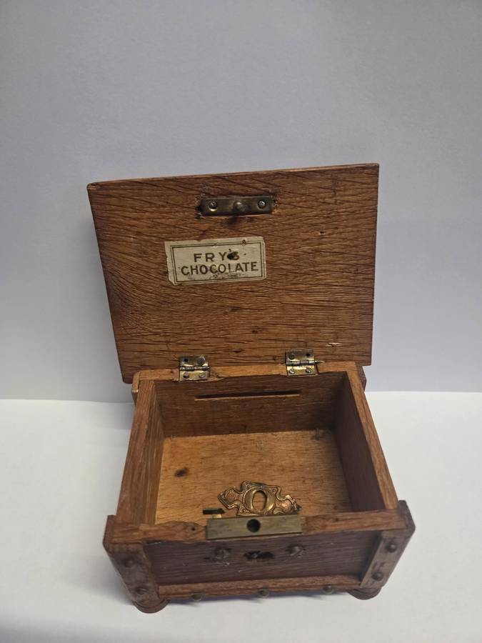 Antique Fry's Chocolate Wooden Money box - See pictures - Needs some repairs