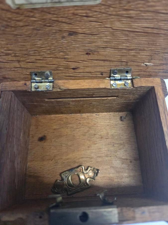 Antique Fry's Chocolate Wooden Money box - See pictures - Needs some repairs