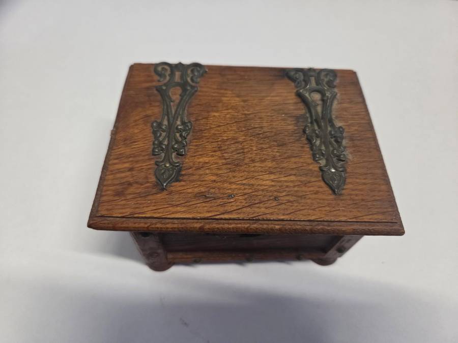 Antique Fry's Chocolate Wooden Money box - See pictures - Needs some repairs