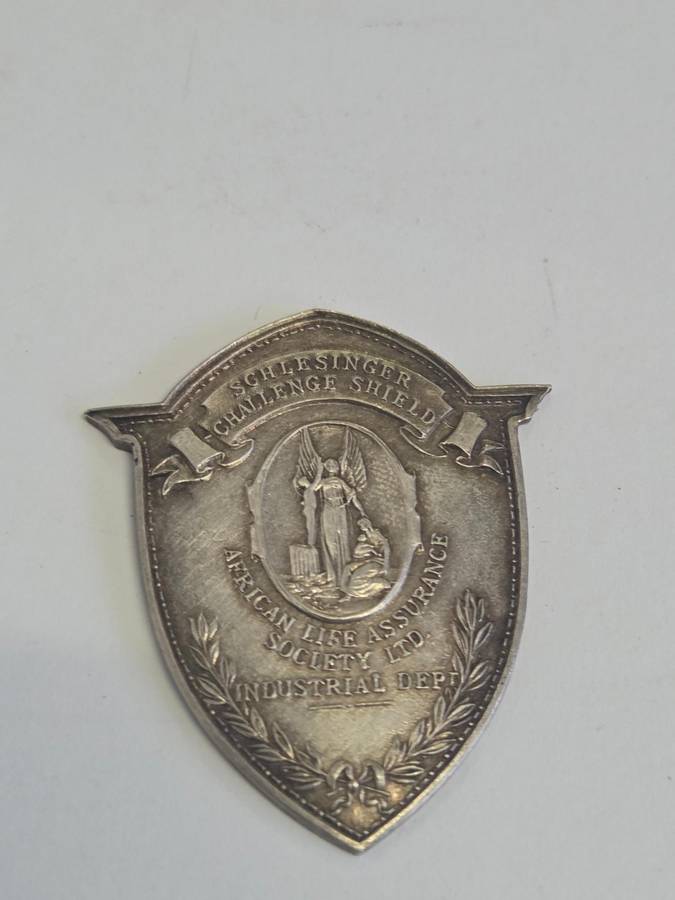 Sterling Silver vintage award - Schlesinger Challenge Shield 1983 - 4cm x 3.5cm