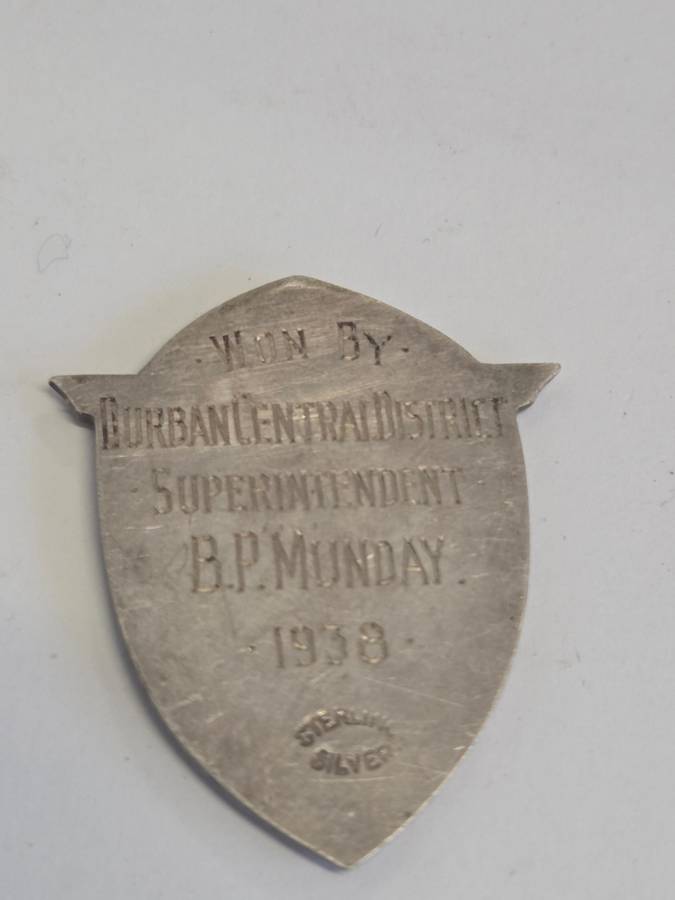 Sterling Silver vintage award - Schlesinger Challenge Shield 1983 - 4cm x 3.5cm