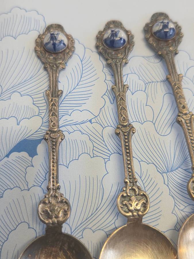 5 x Vintage EPNS Teaspoons with Delft detail - Holland Just beautiful!!!