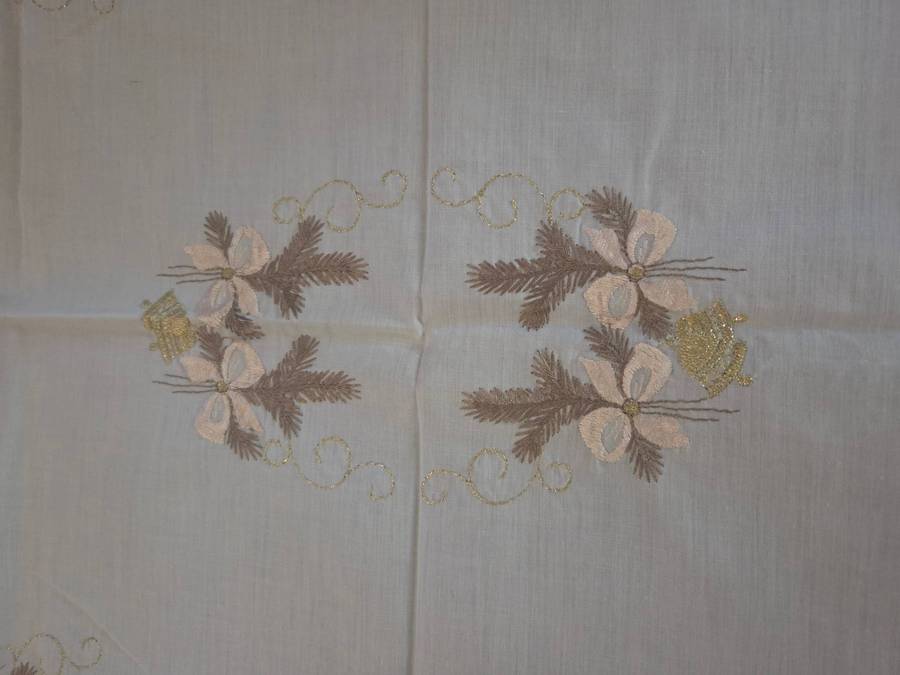 Vintage Embroidered Tablecloth - Size 83cm x 83cm