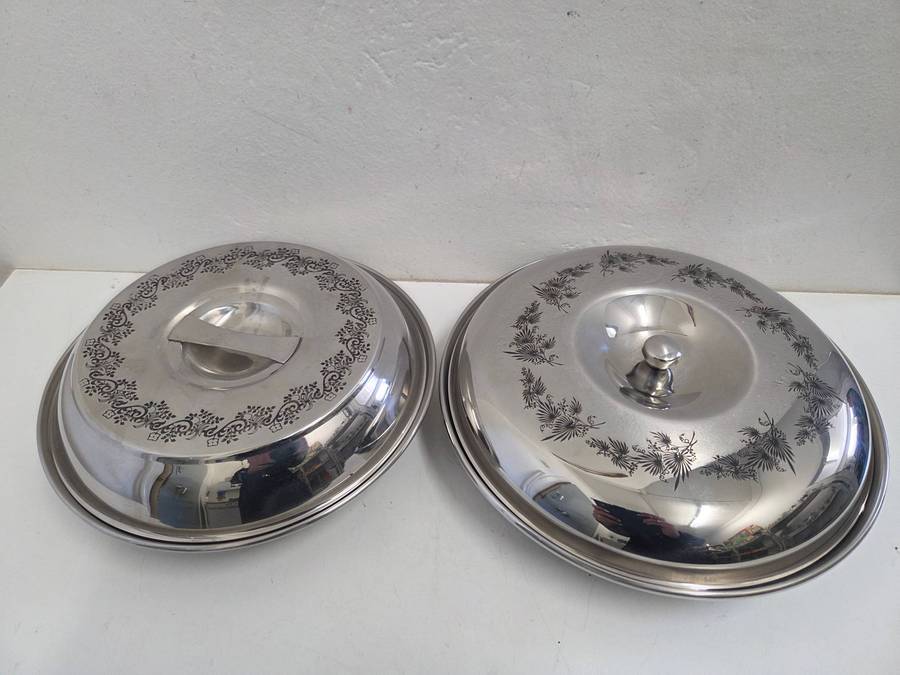 2 x 3 Division Stainless Steel Serving Dishes - Stainless steel divider dishes Perfect condition