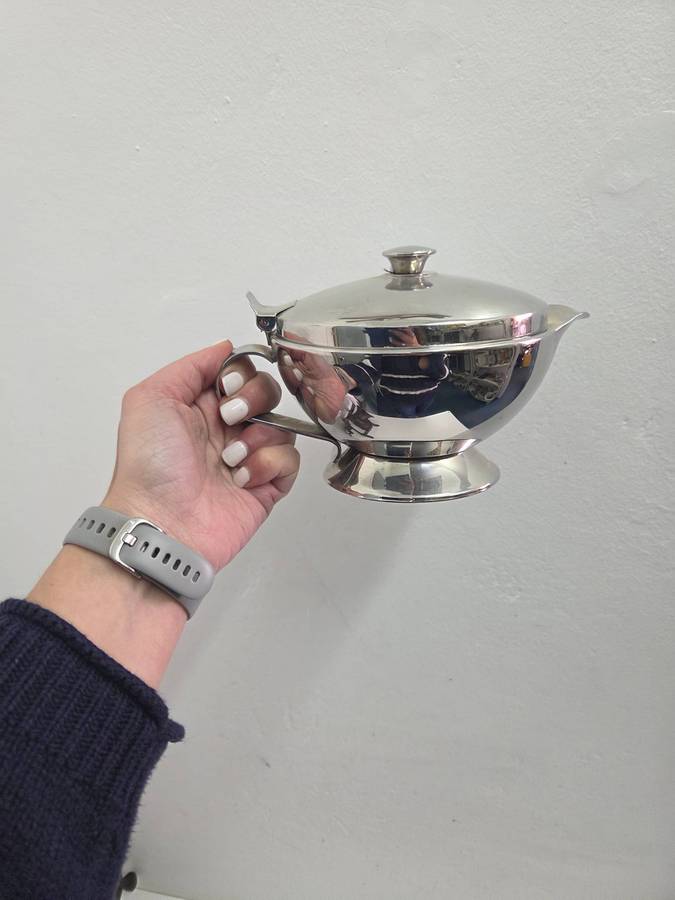 Stainless steel Sauce Jug with hinged lid Great quality Heavy item