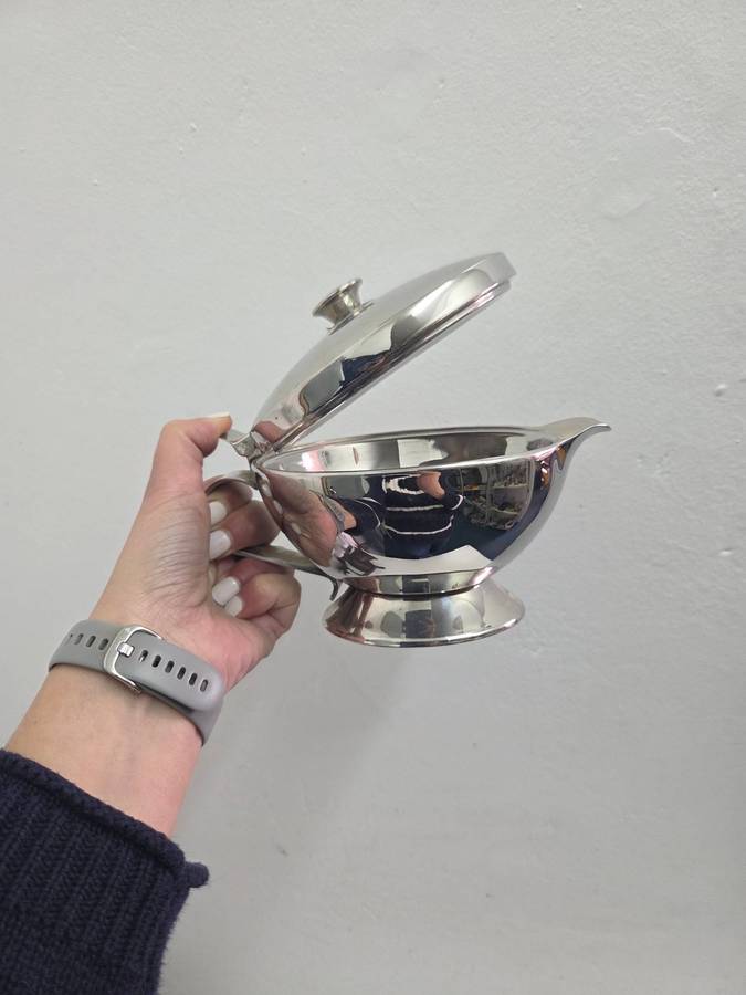 Stainless steel Sauce Jug with hinged lid Great quality Heavy item