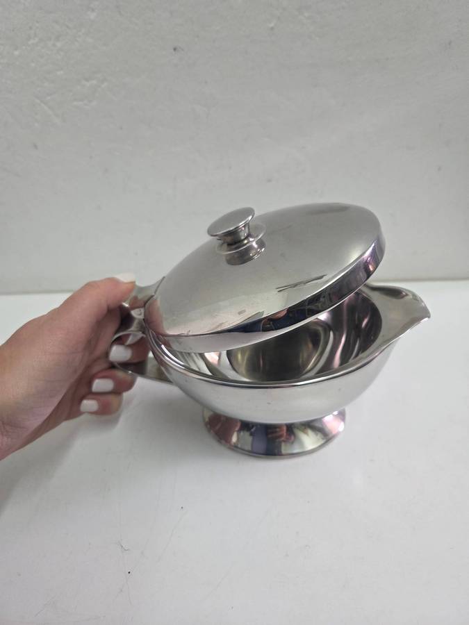 Stainless steel Sauce Jug with hinged lid Great quality Heavy item