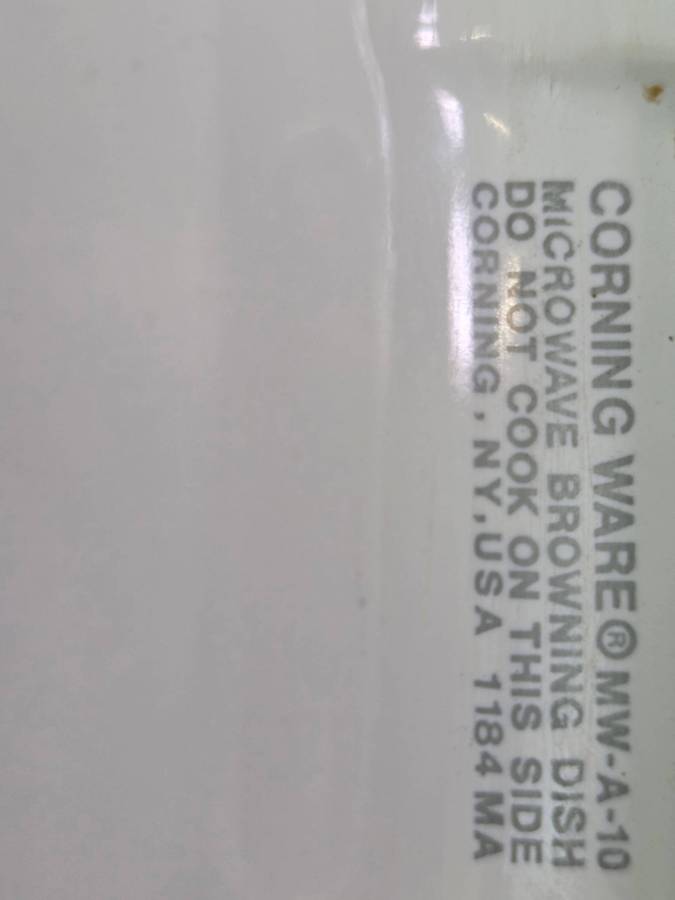 Corningware dish with lid - Corning ware Size - 17cm x 17cm and 7.2cm deep