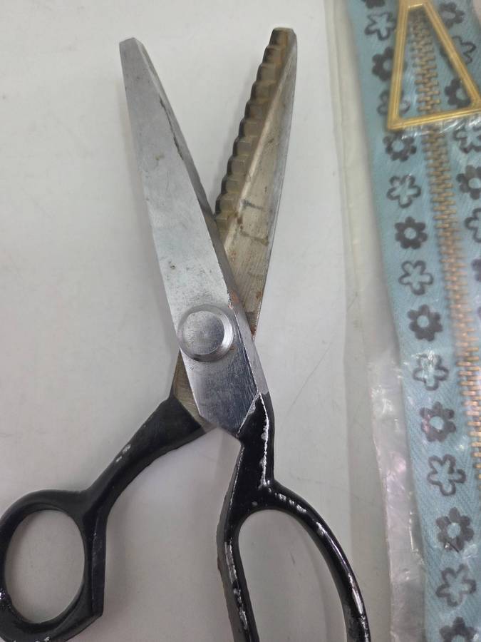 Vintage Haberdashery - Including Zig-zag Scissor, Wooden Cotton Reel, Zip, darning mushroom, etc.