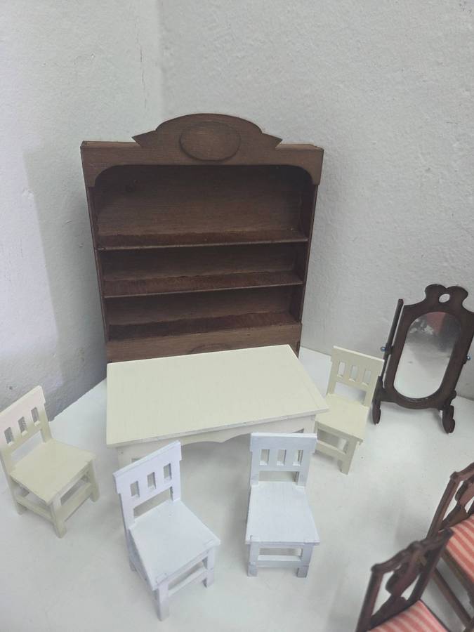Large lot of miniature doll house furniture Just adorable!!!
