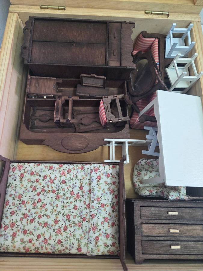 Large lot of miniature doll house furniture Just adorable!!!