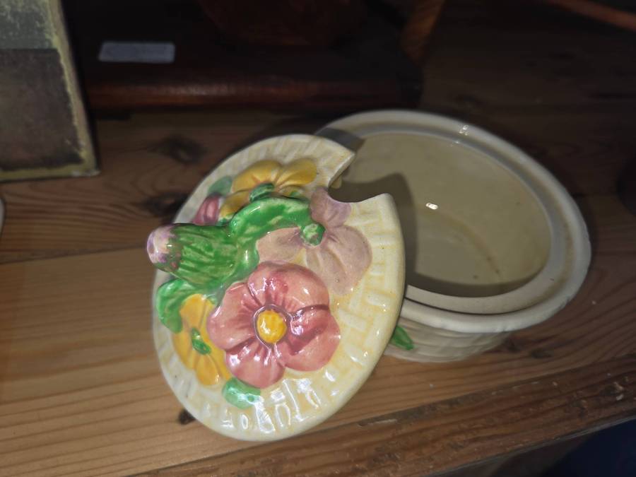 Beautiful Vintage Sugar bowl with lid - Porcelain - In perfect condition