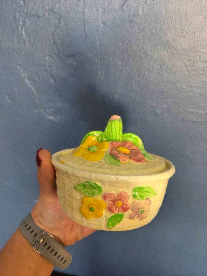 Beautiful Vintage Sugar bowl with lid - Porcelain - In perfect condition