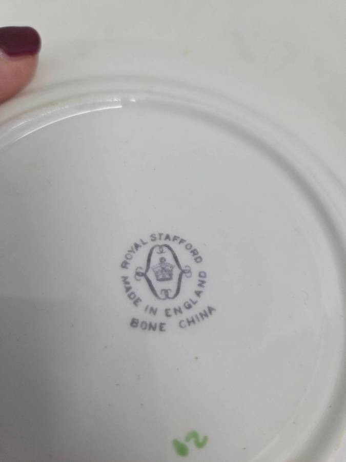 2 x Vintage Royal Stafford Bone Cina Plates - Made in England Diameter - 16cm