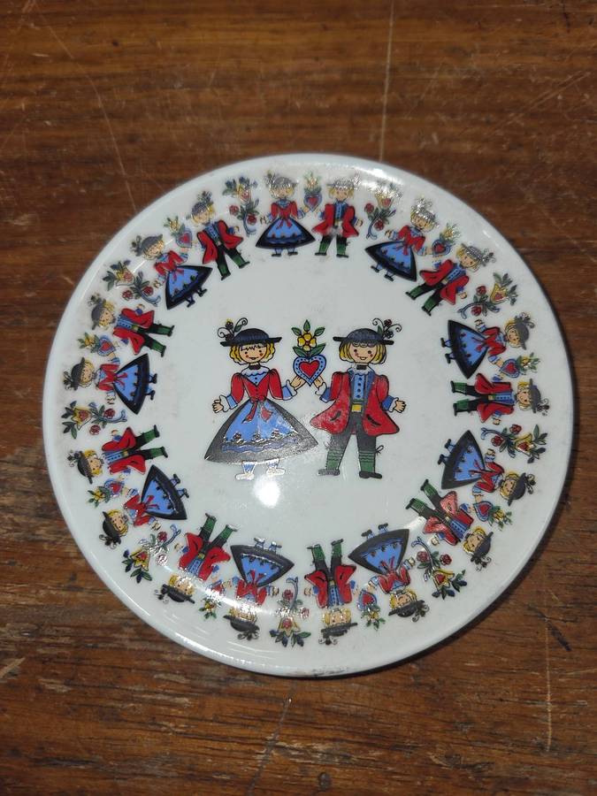 Small Austria Souvenir plate - Schlogl Vienna - Diameter - 10cm