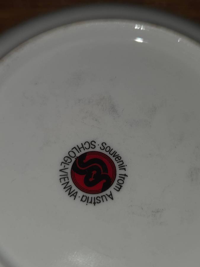 Small Austria Souvenir plate - Schlogl Vienna - Diameter - 10cm